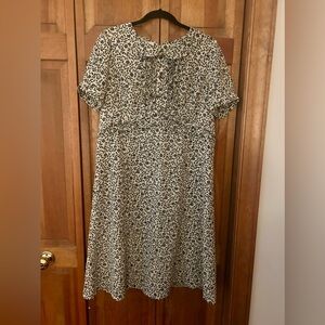 Antoinette Women's Retro Inspired Black Cream Floral Patterned Dress Approx Sz L